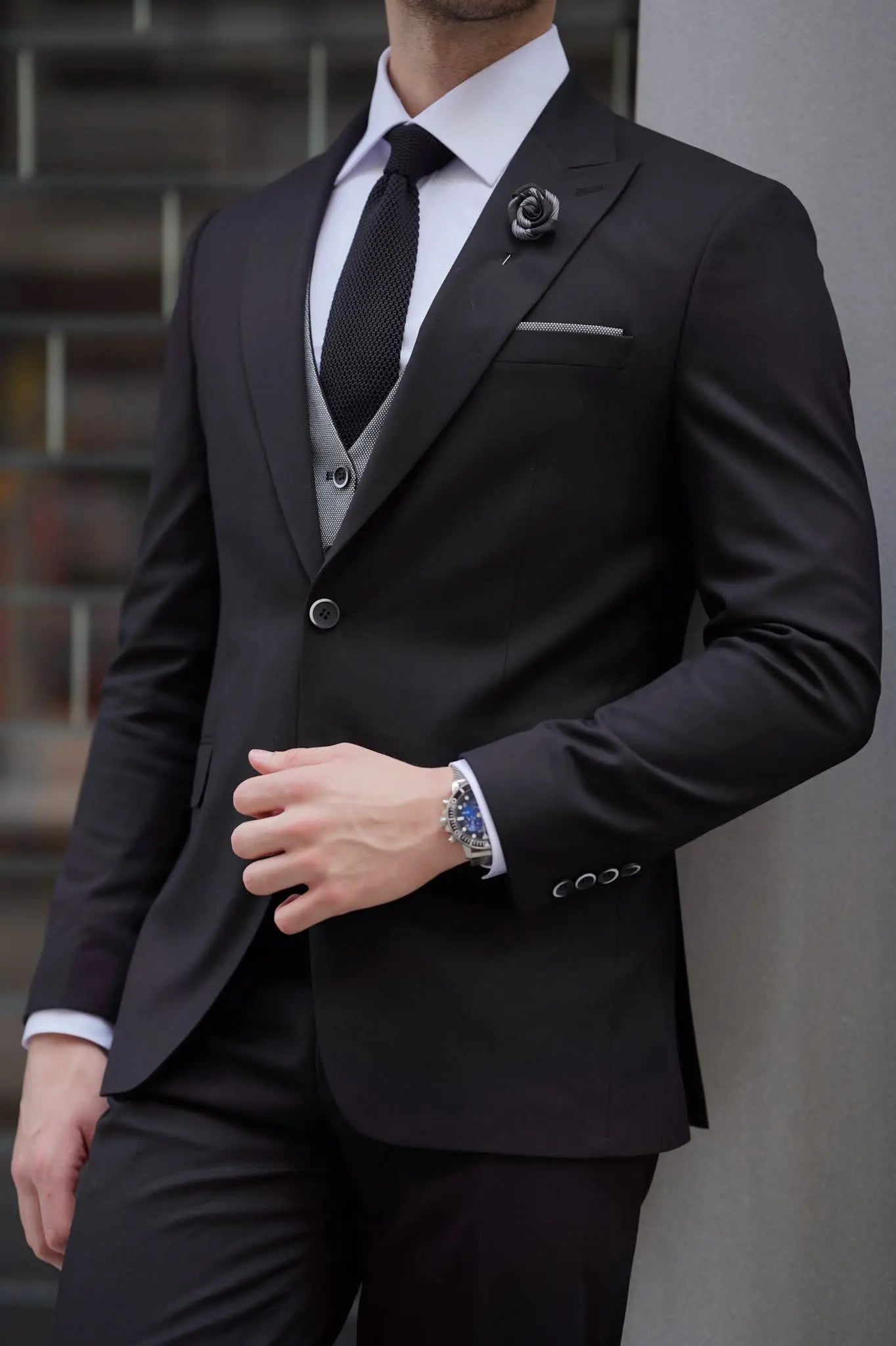 Daniel Black and Gray Wool Suit - Elegant Slim-Fit Three-Piece Ensemble brabion