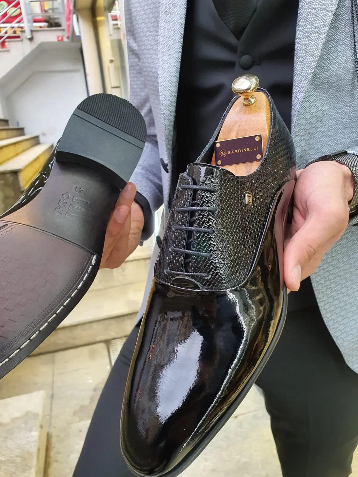 VillaNova Black Laced Oxford - Elegant Patent Leather Shoes - BRABION