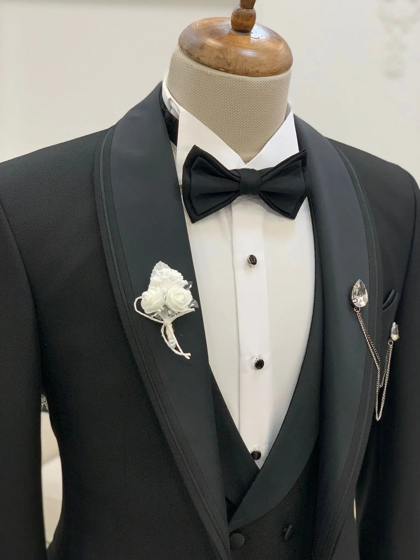 Caesar Black Slim Fit Shawl Lapel Tuxedo for the Modern Gentleman - BRABION