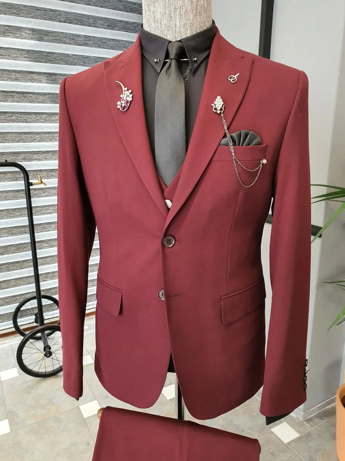 Napoli Red Slim Fit Suit – Elevate Your Wardrobe brabion