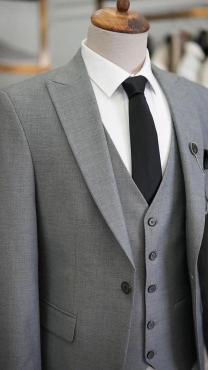 Paul Gray Slim Fit 3 Piece Peak Lapel Suit - Versatile Elegance for Every Occasion brabion