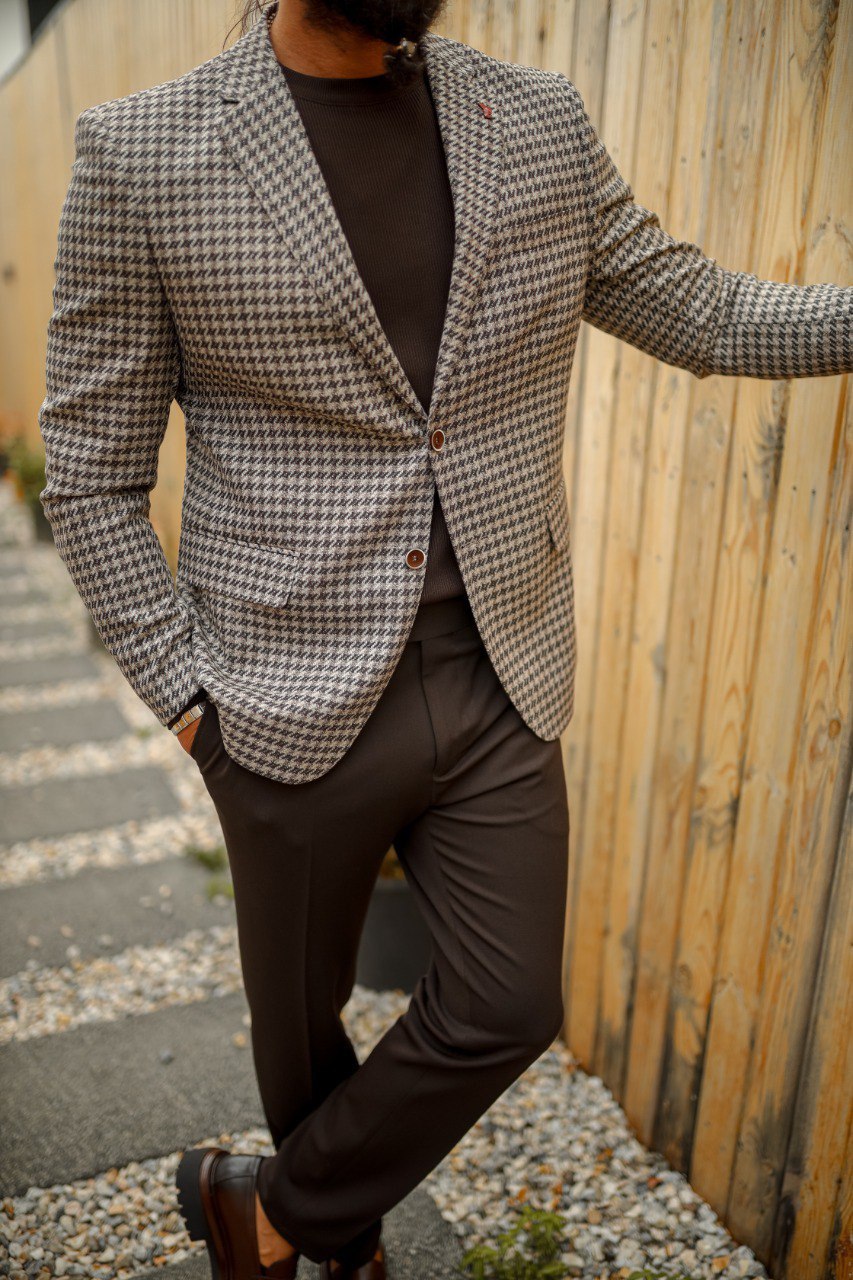 Men’s Brown Mono-Collar Patterned Suit with Flap Pocket Detail - BRABION