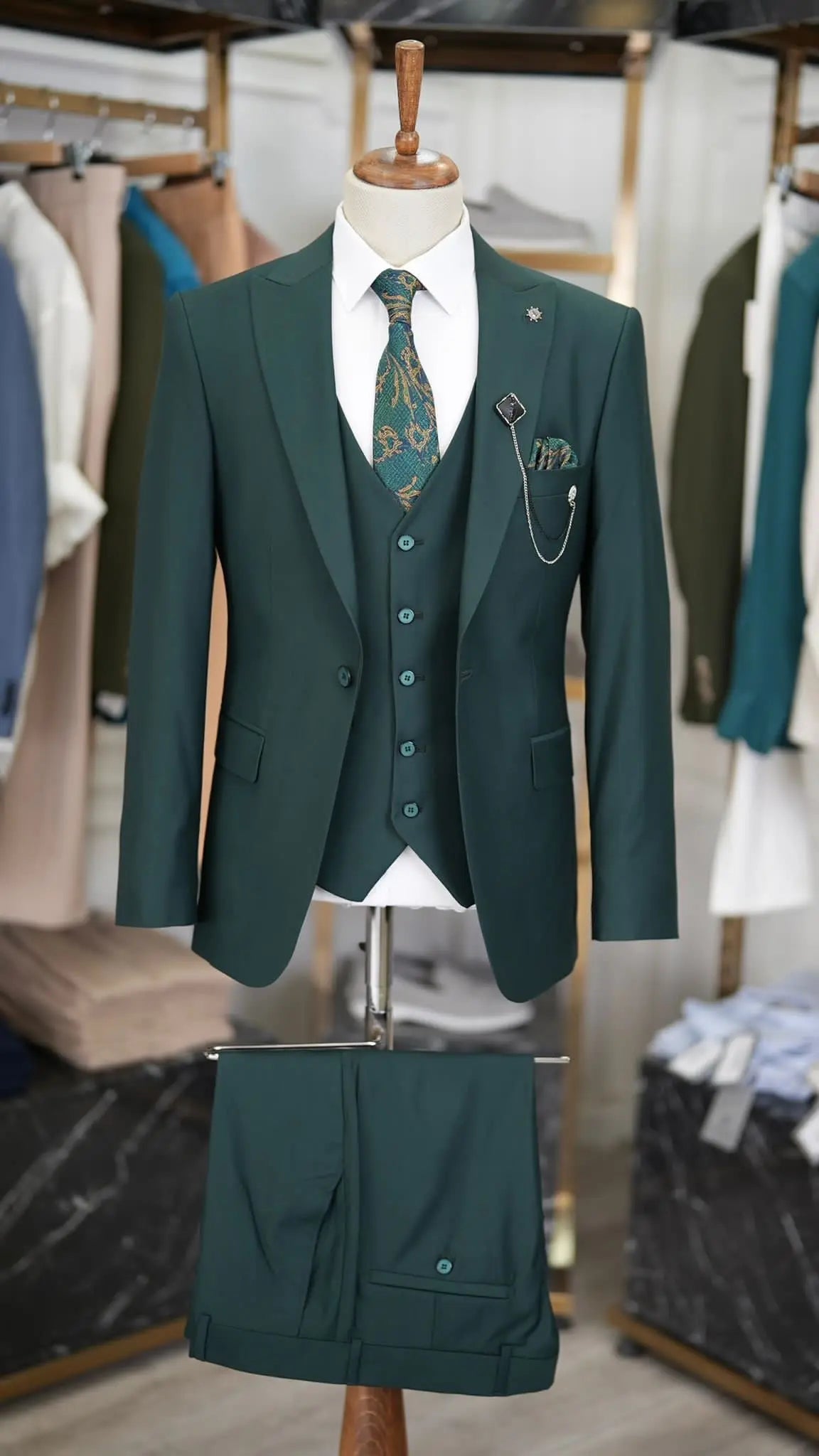 Paul Green Slim Fit 3 Piece Peak Lapel Suit - The Ultimate Versatile Choice for Modern Men brabion
