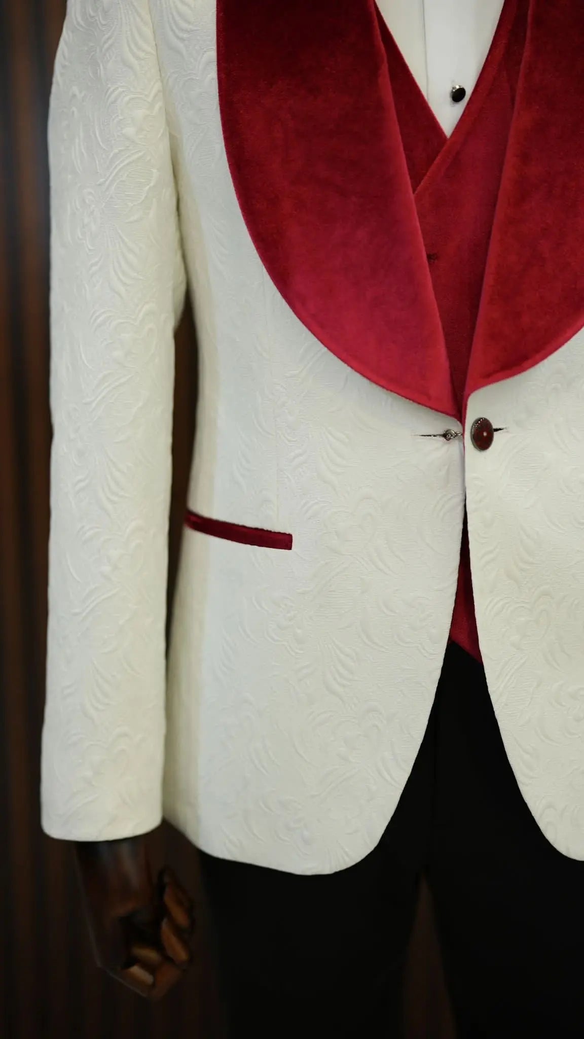 Fiore White Red Slim Fit Velvet Shawl Lapel Tuxedo - BRABION