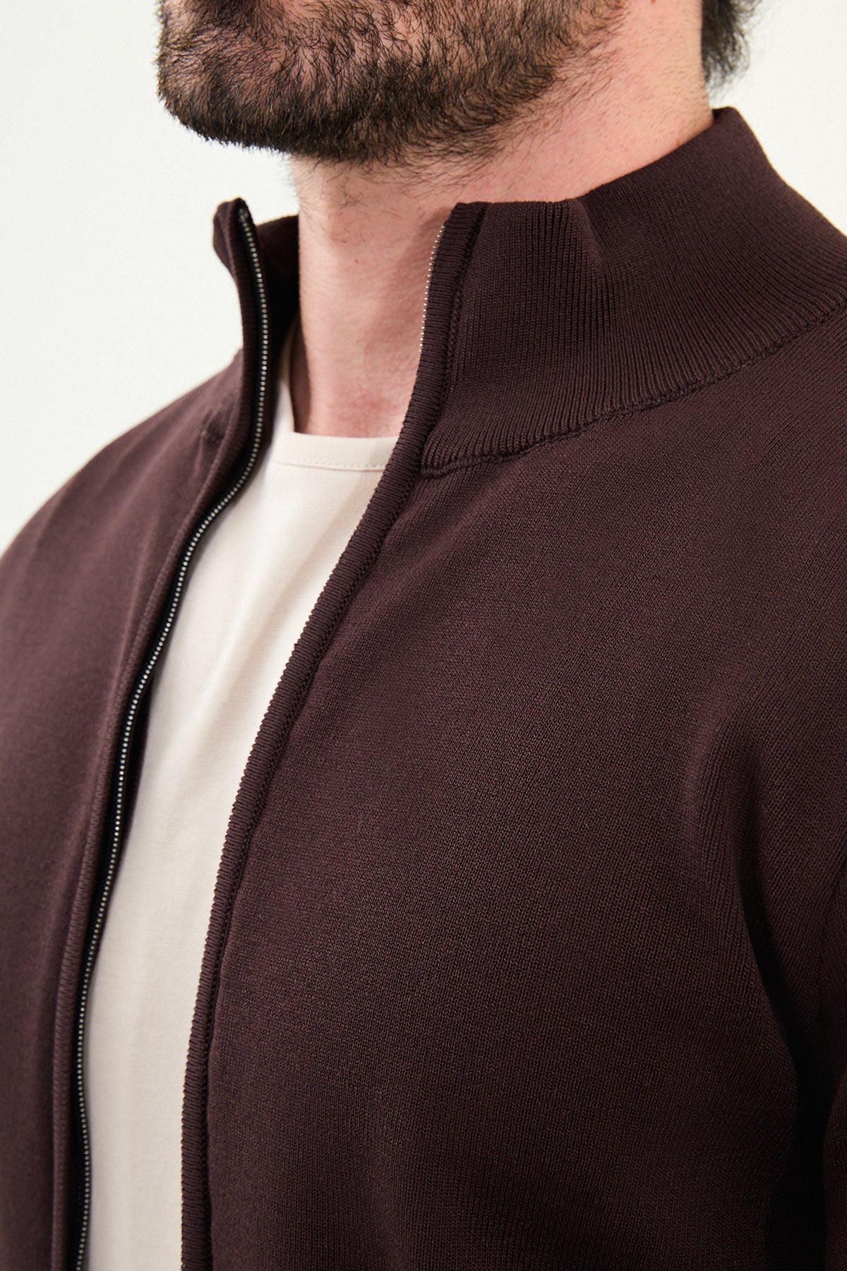 Men's Slim-Fit Zip-Up Knit Cardigan – Brown - BRABION