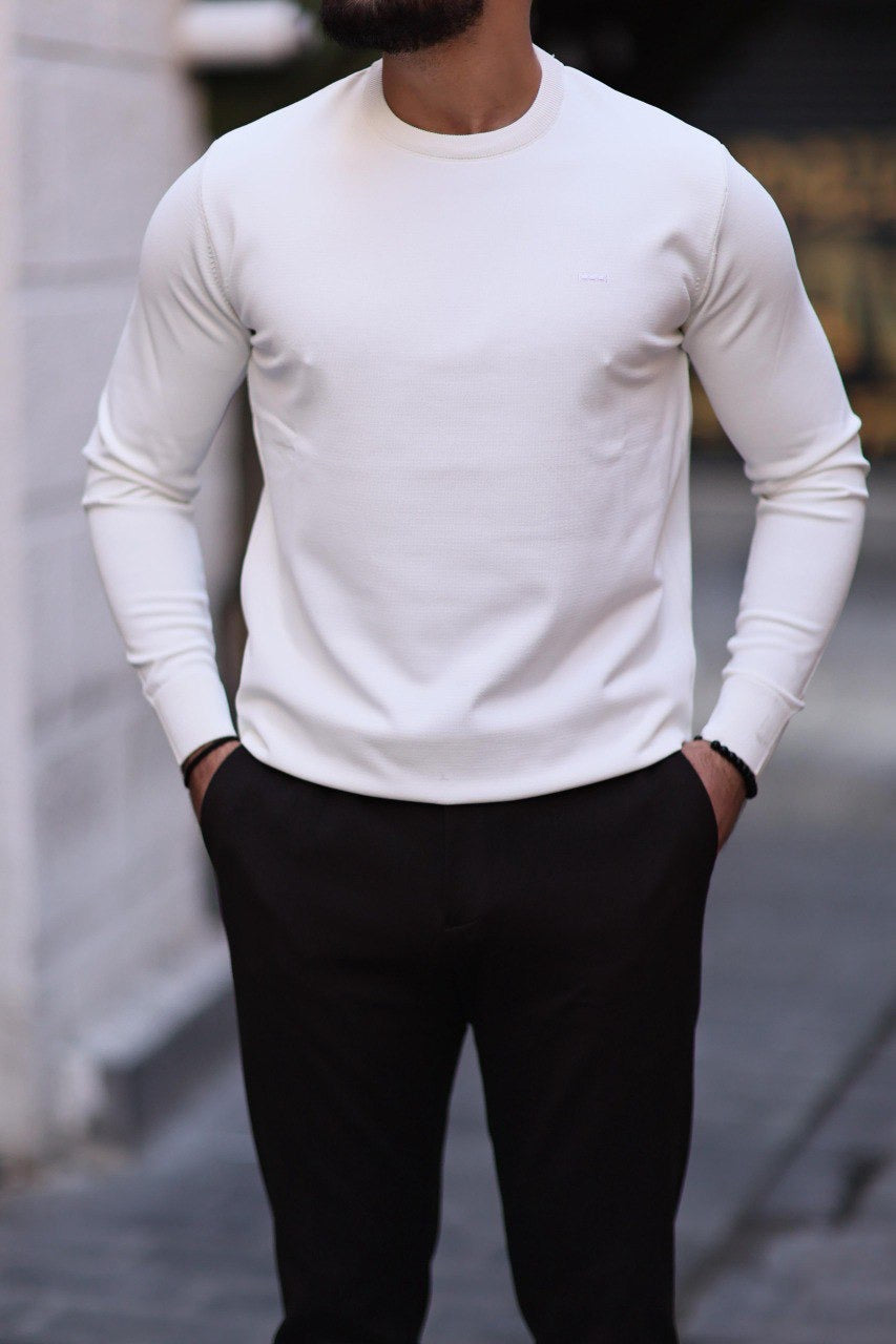 Men’s White Crew Neck Slim-Fit Sweater - BRABION