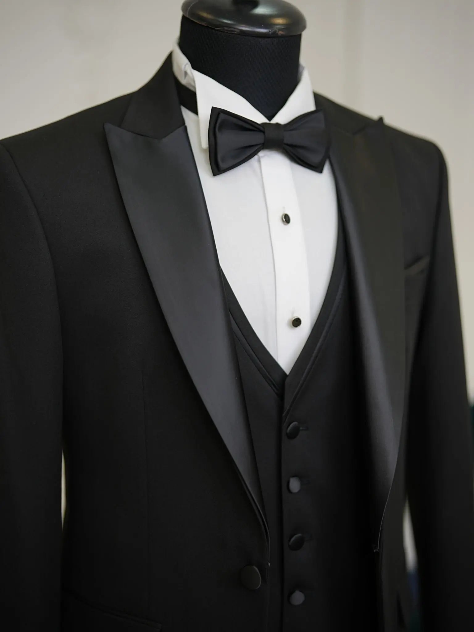 Brabion Elio Black Slim Fit Peak Lapel Tuxedo - BRABION