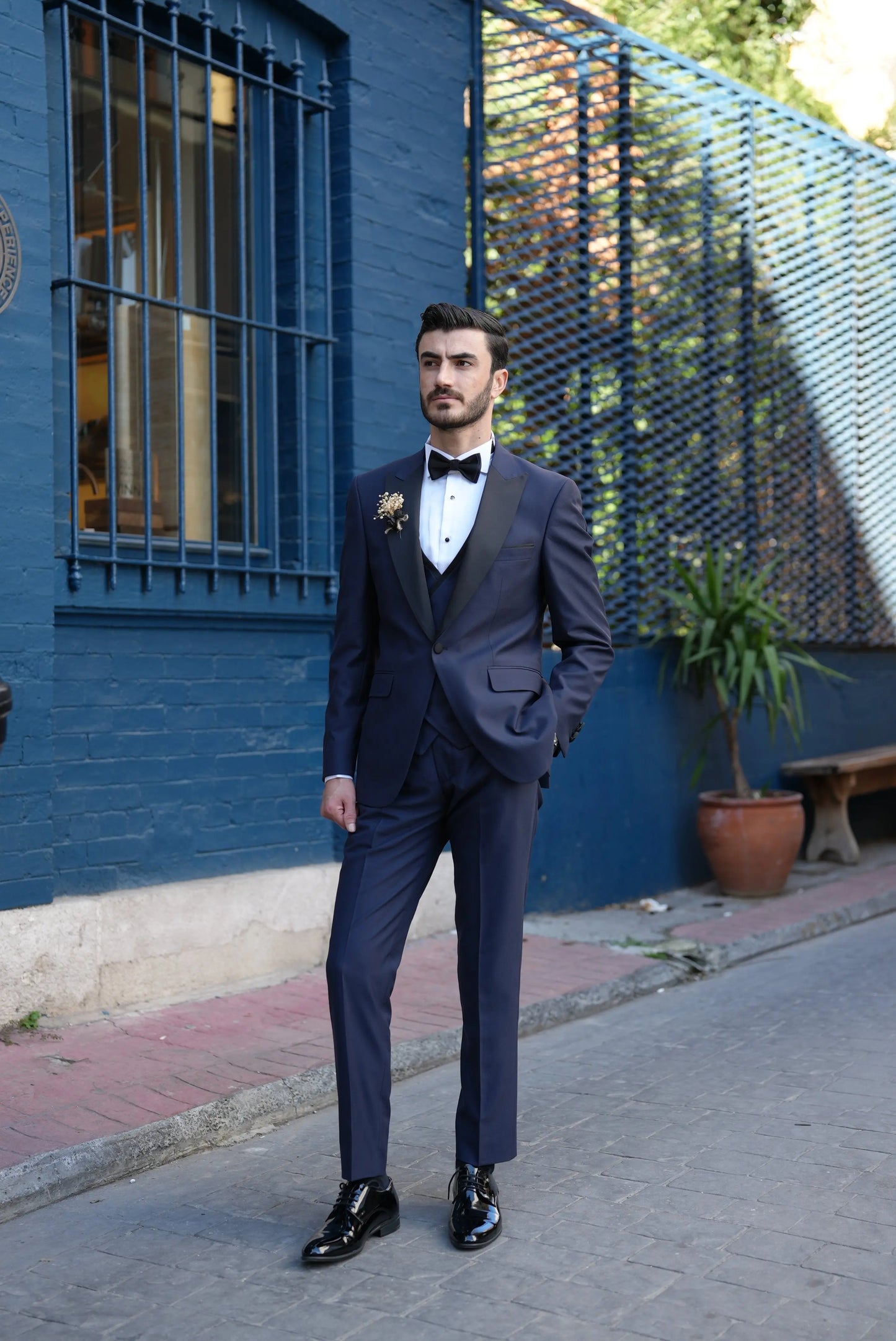 Eden Navy Blue Slim Fit Peak Lapel Tuxedo - BRABION