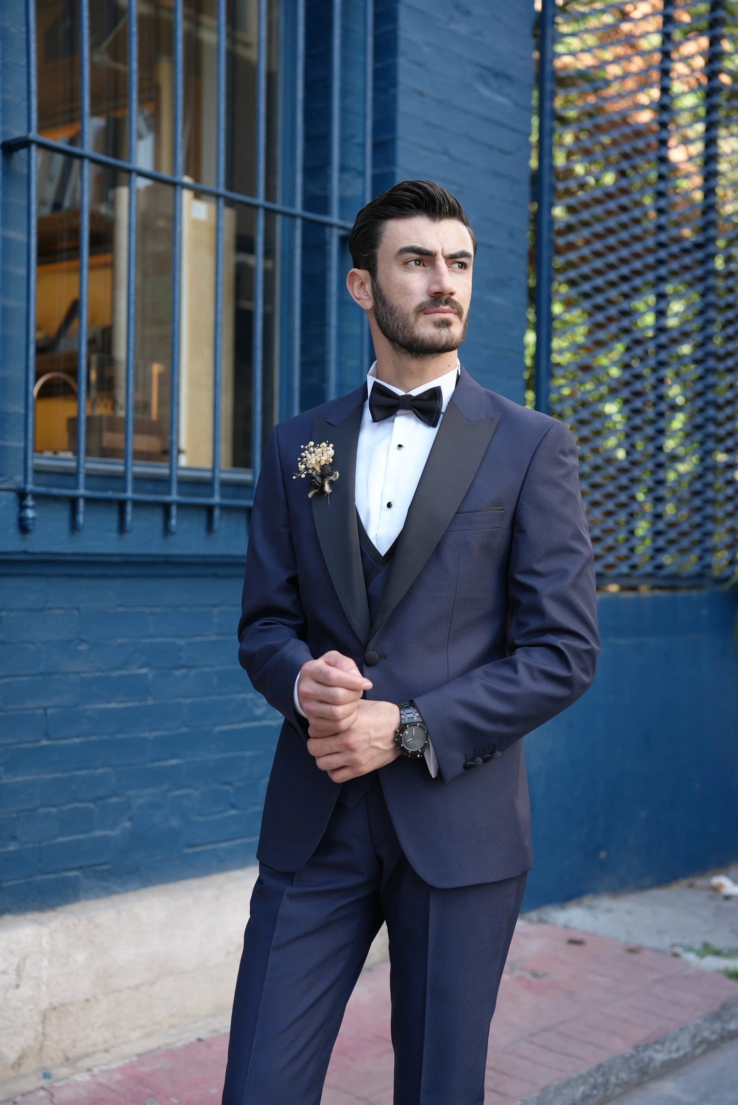 Eden Navy Blue Slim Fit Peak Lapel Tuxedo - BRABION