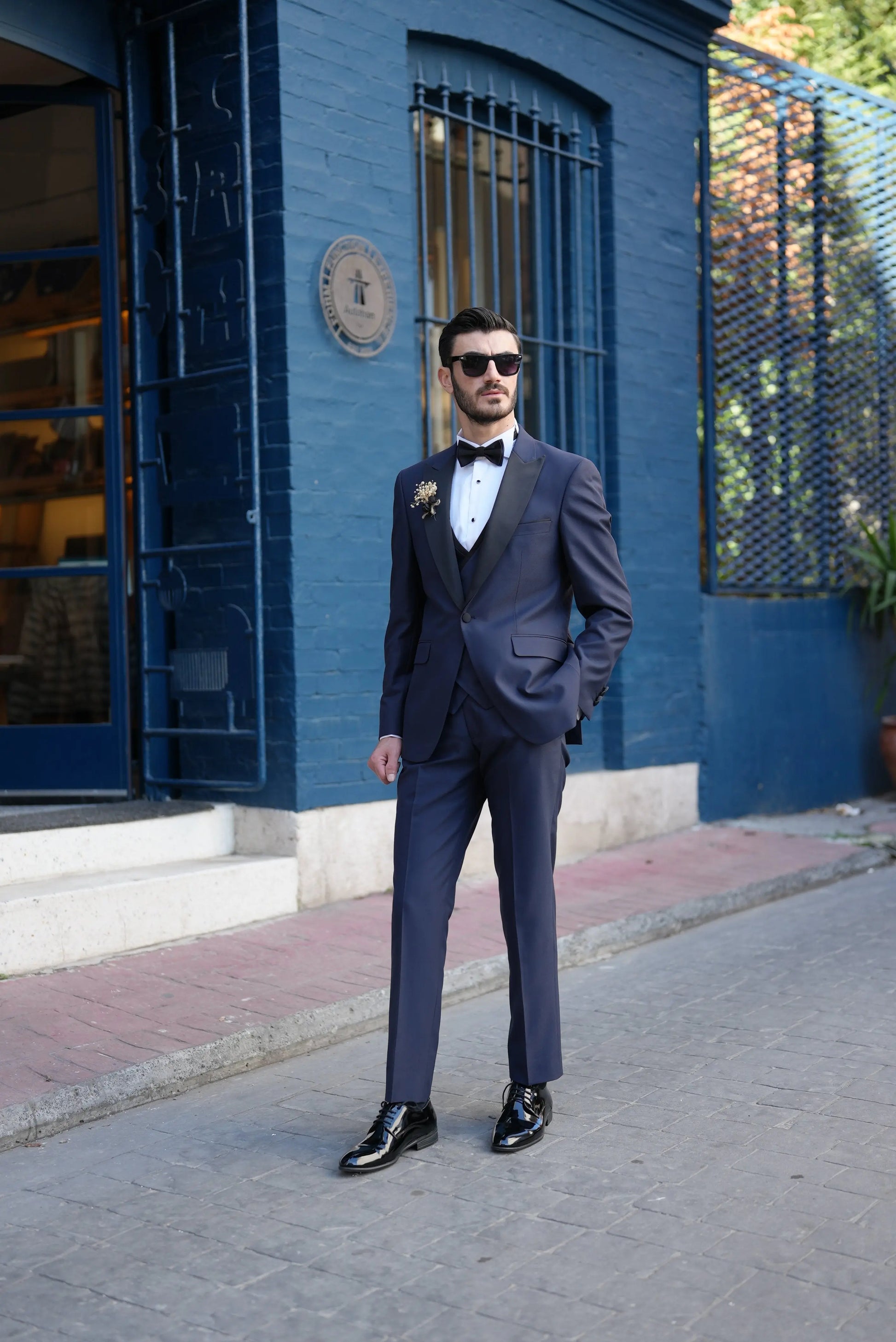 Eden Navy Blue Slim Fit Peak Lapel Tuxedo - BRABION