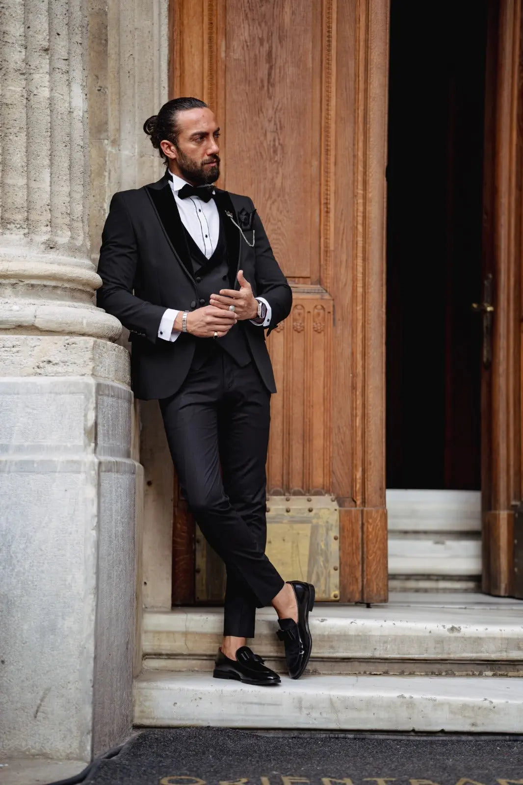 Daniel Black Slim Fit Velvet Peak Lapel Tuxedo - BRABION
