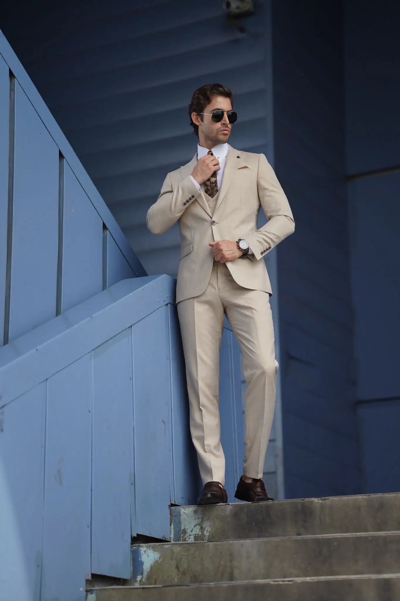 Daniel Slim Fit Cream Wool Suit - Three-Piece Elegance brabion