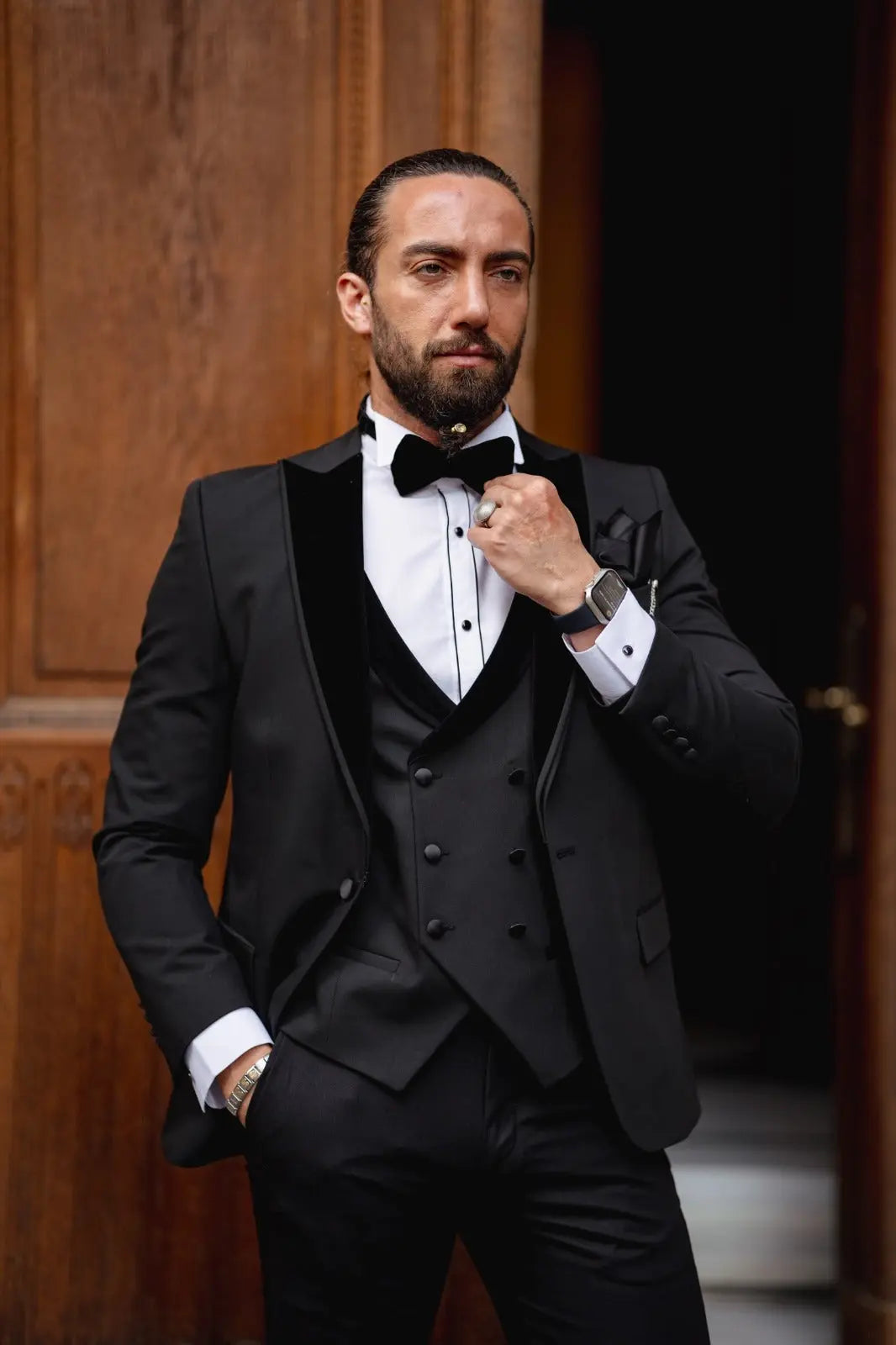 Daniel Black Slim Fit Velvet Peak Lapel Tuxedo - BRABION