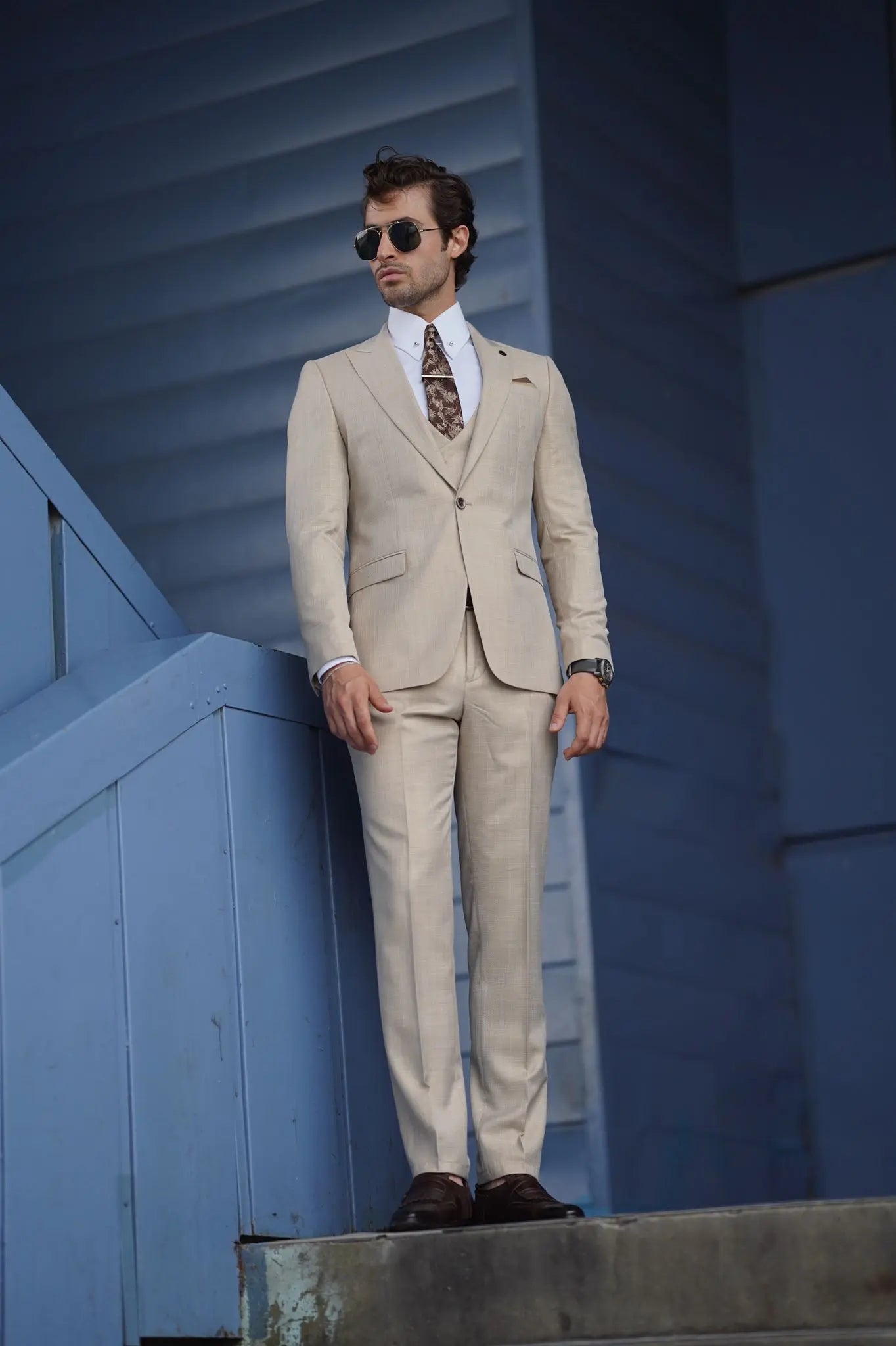 Daniel Slim Fit Cream Wool Suit - Three-Piece Elegance brabion