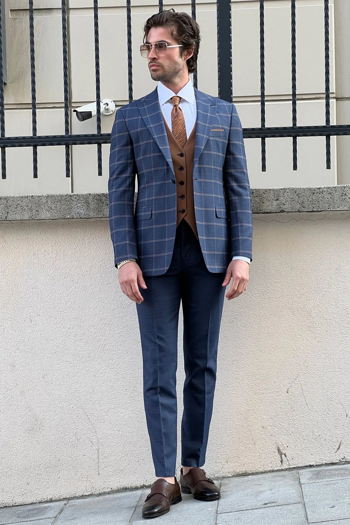 Daniel Navy Blue and Camel Slim-Fit Suit: A Timeless Classic for Every Occasion brabion