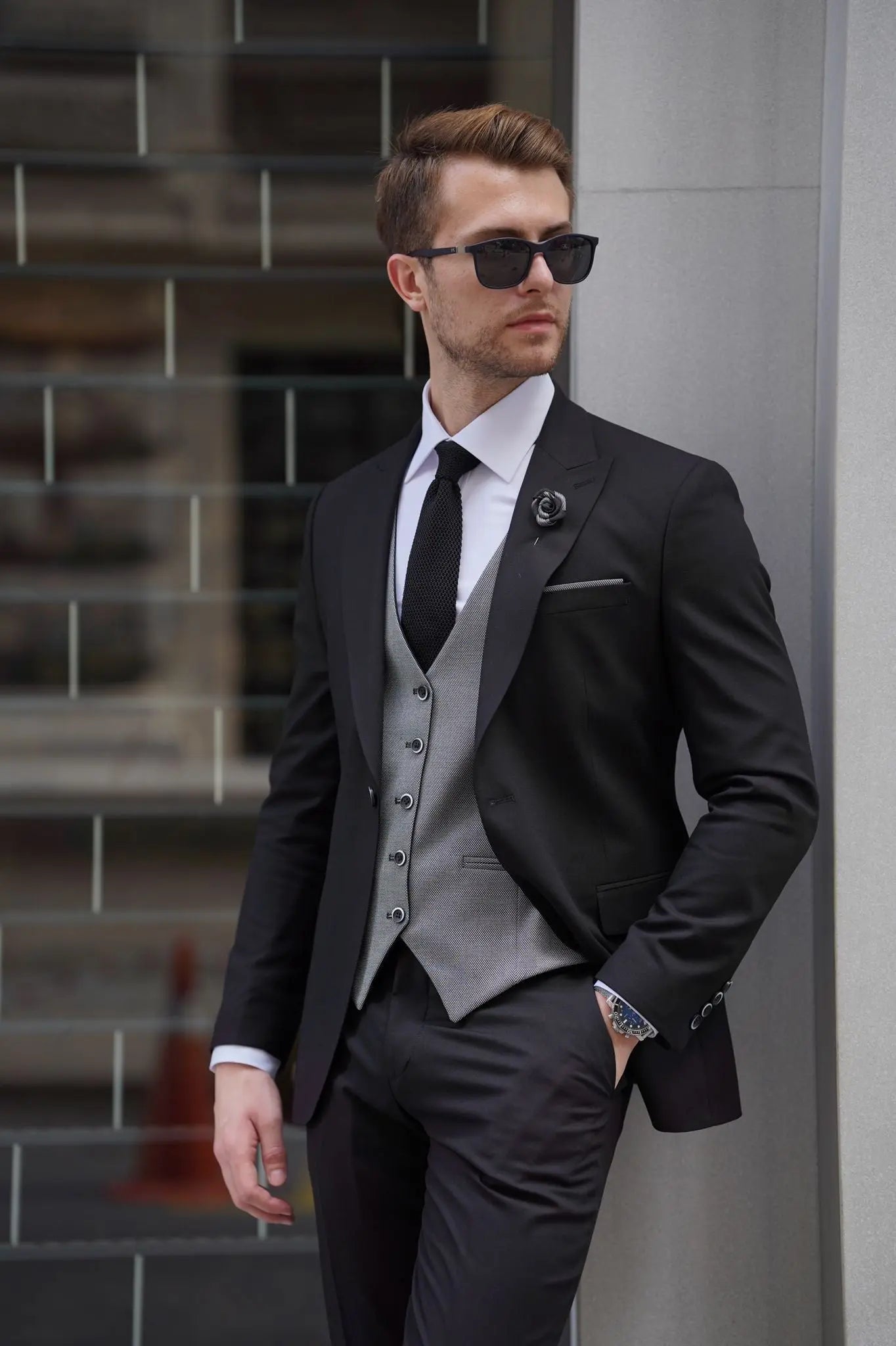 Daniel Black and Gray Wool Suit - Elegant Slim-Fit Three-Piece Ensemble brabion