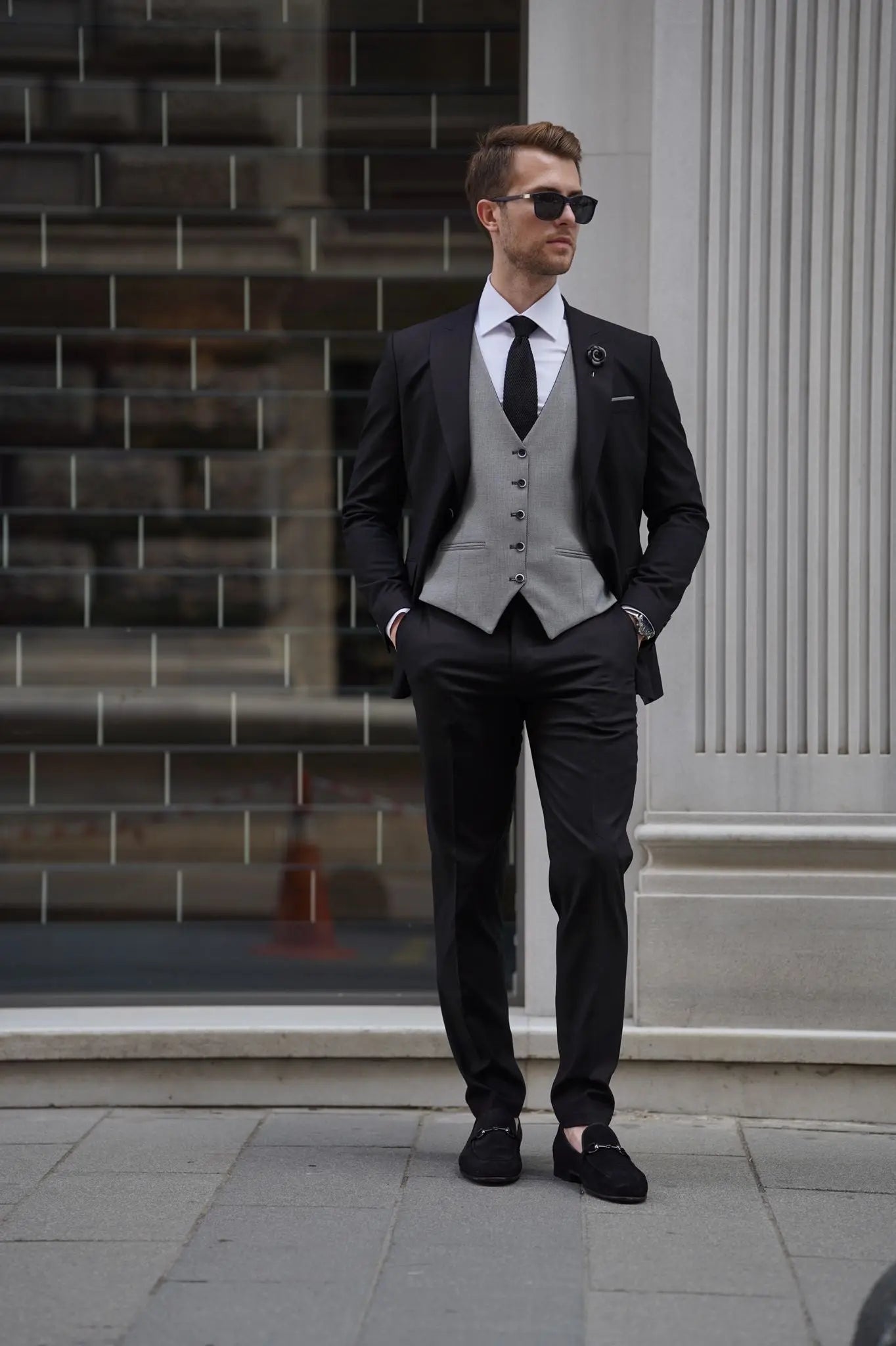 Daniel Black and Gray Wool Suit - Elegant Slim-Fit Three-Piece Ensemble brabion