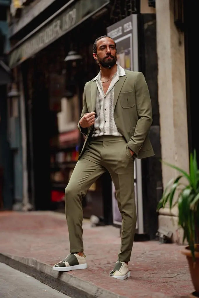 Evo Green Slim Fit Wool Suit - A Timeless Choice for Every Occasion brabion