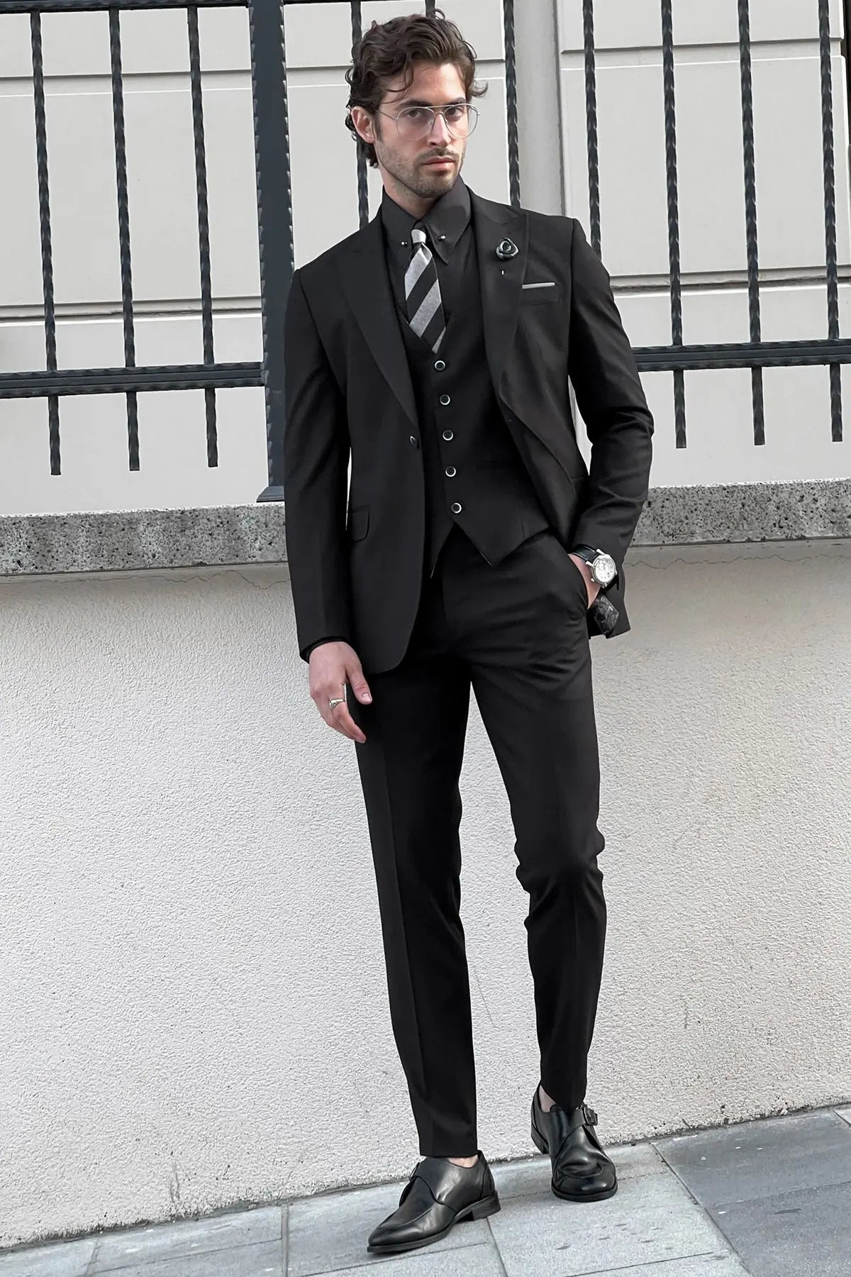 Daniel Slim Fit Black Wool Suit - Elegant Versatility for Every Occasion brabion