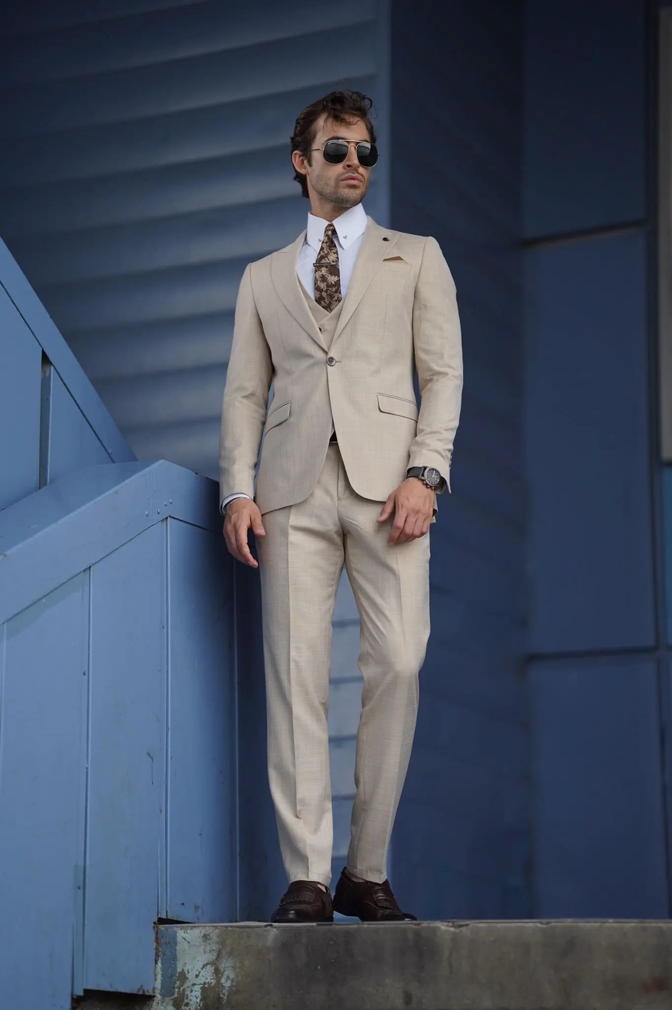 Daniel Slim Fit Cream Wool Suit - Three-Piece Elegance brabion