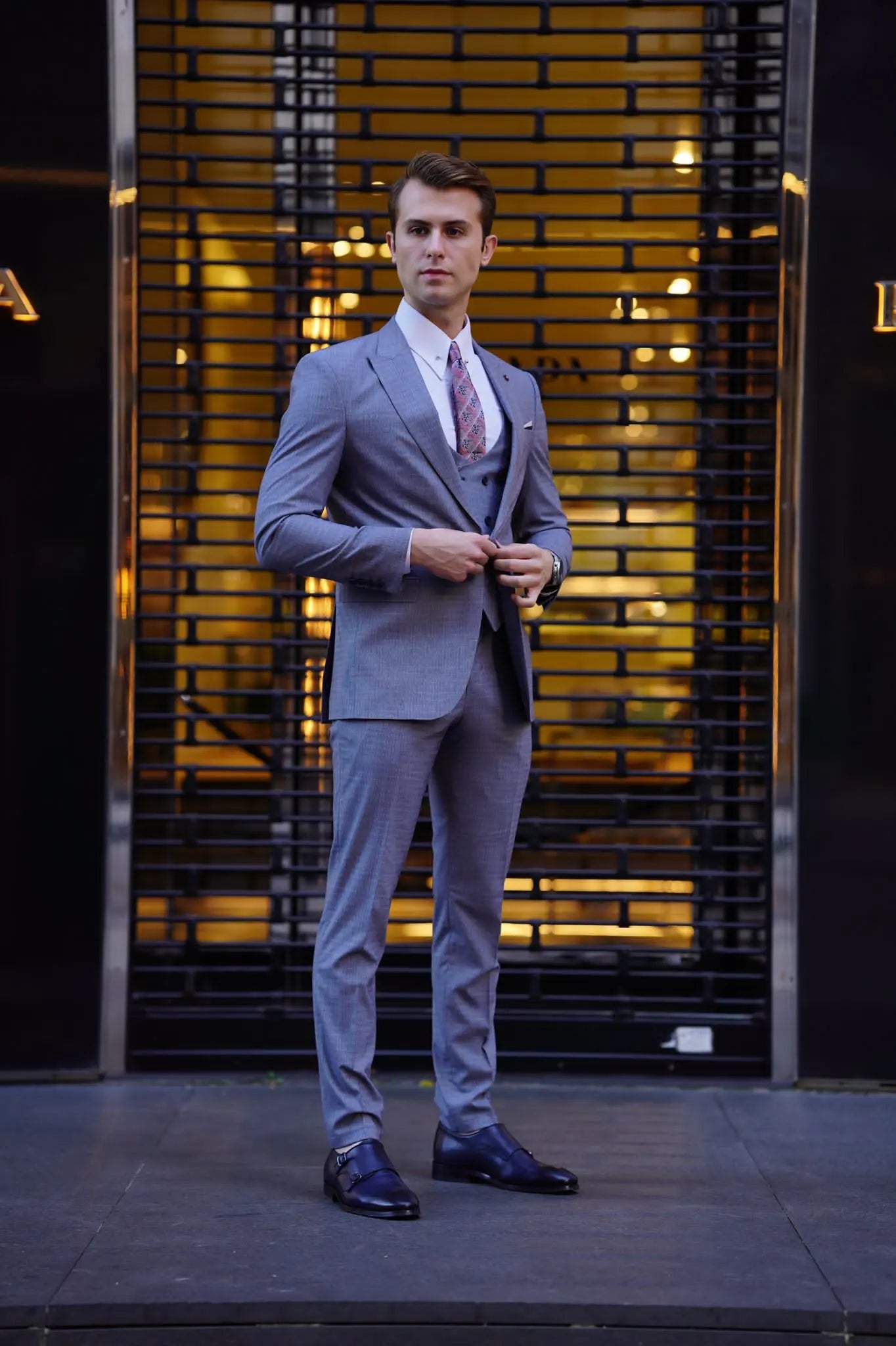 Vespo Patterned Slim-Fit Gray Wool Suit - Elegant Three-Piece Ensemble brabion