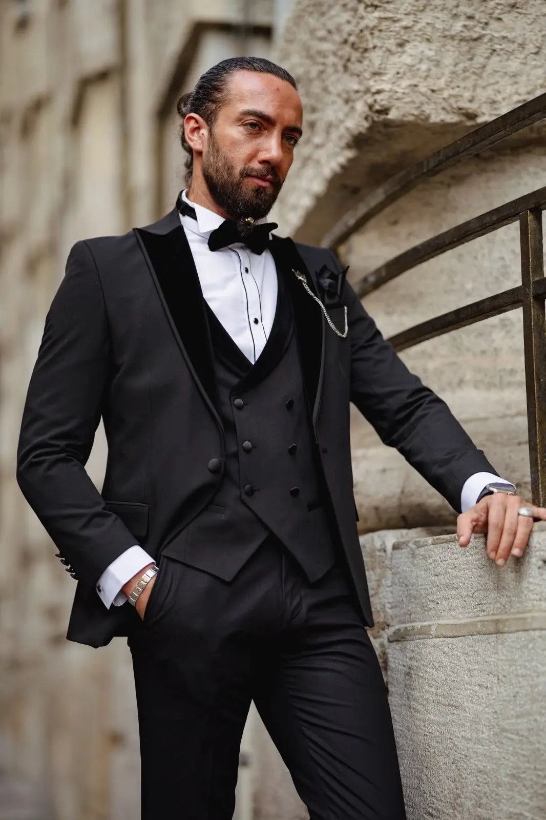 Daniel Black Slim Fit Velvet Peak Lapel Tuxedo - BRABION