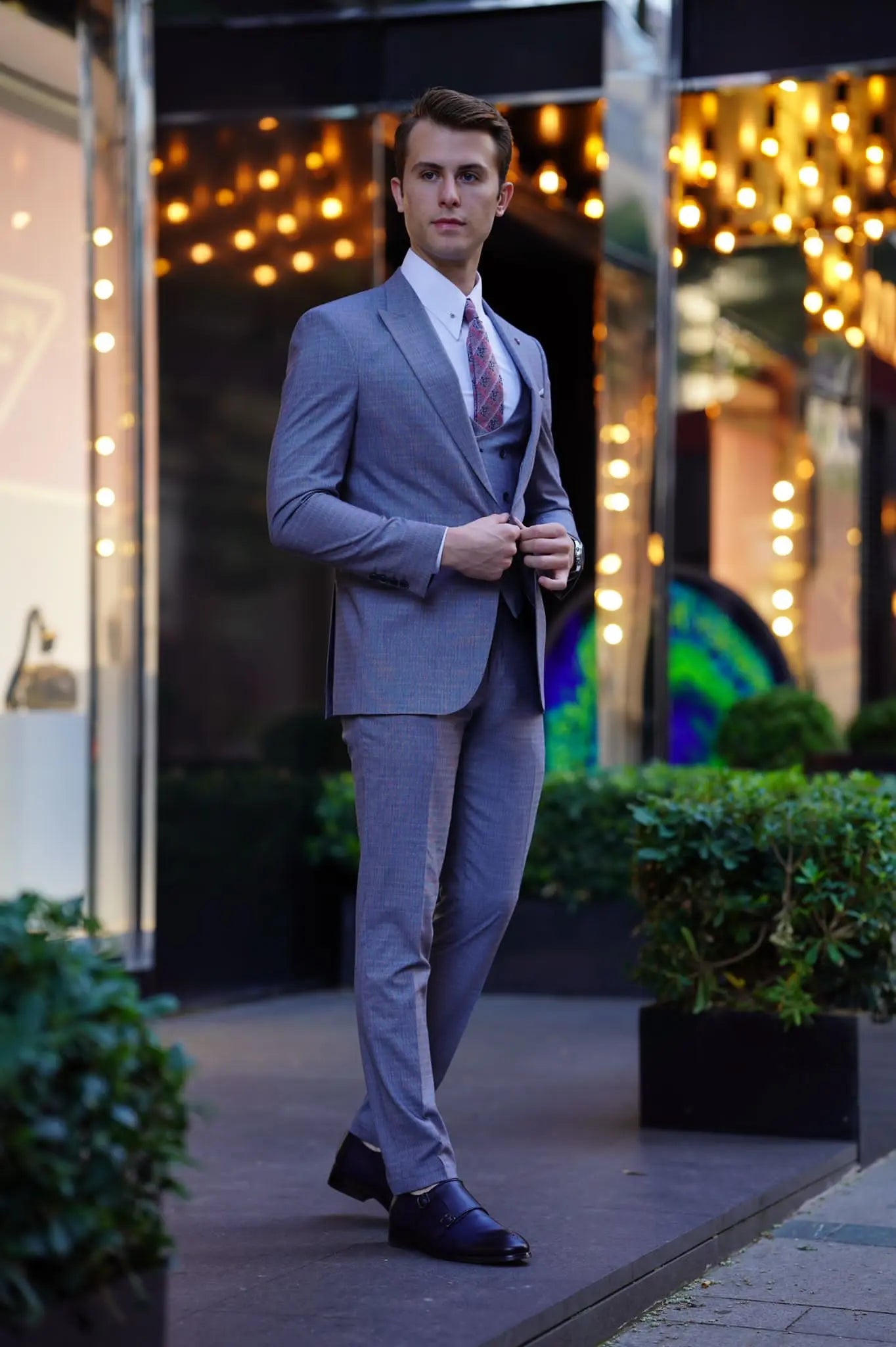 Vespo Patterned Slim-Fit Gray Wool Suit - Elegant Three-Piece Ensemble brabion