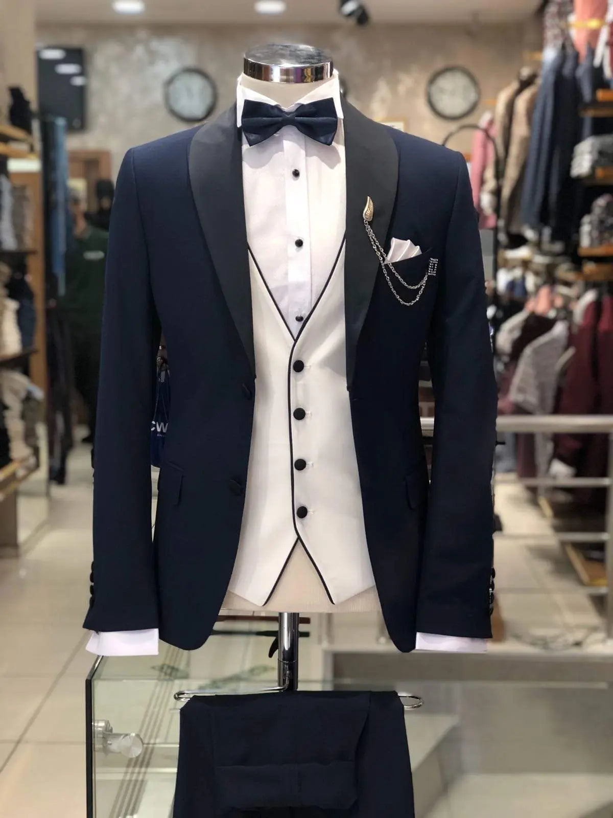 Slim-Fit Navy-Blue Tuxedo Suit for Elegant Occasions - BRABION