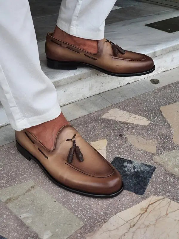 Forenzax Worth Beige Tassel Loafers - Elegant Leather Footwear - BRABION