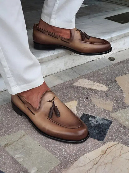 Forenzax Worth Beige Tassel Loafers - Elegant Leather Footwear - BRABION