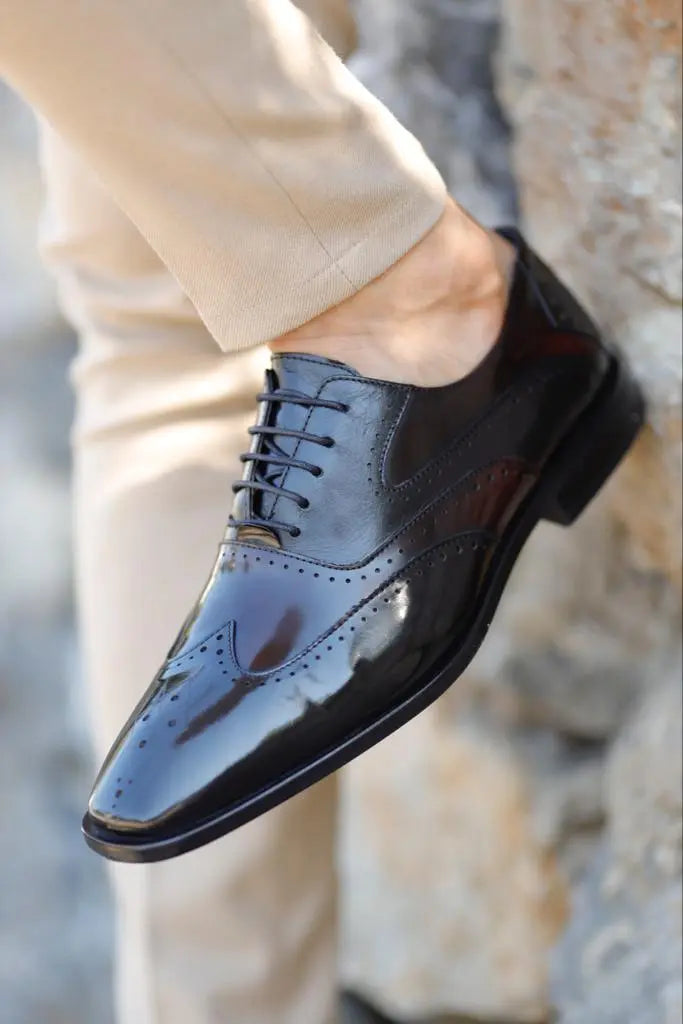 Lawson Black Wing Tip Oxfords - Timeless Elegance in Leather - BRABION