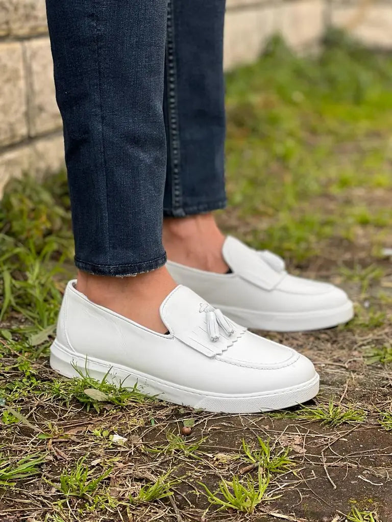 Tampa White Tassel Kilt Loafers for Men - BRABION
