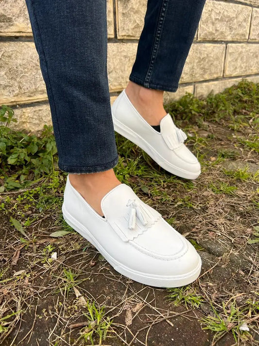 Tampa White Tassel Kilt Loafers for Men - BRABION