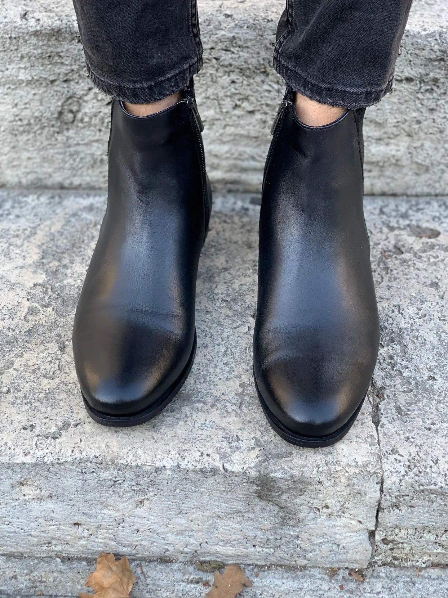 Mantoni Black Suede Leather Chelsea Boots - BRABION