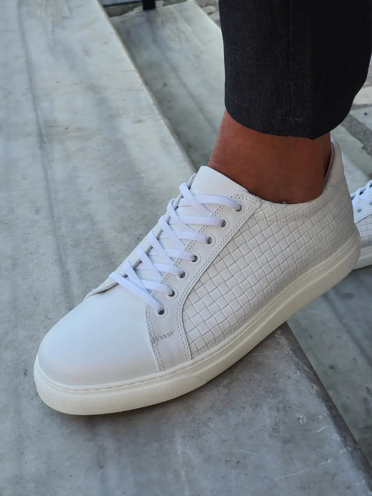 Montreal White Low-Top Sneakers - BRABION