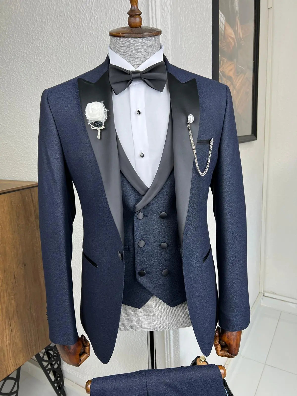 Veneta Slim Fit Dovetail Collared Navy Blue Tuxedo - BRABION