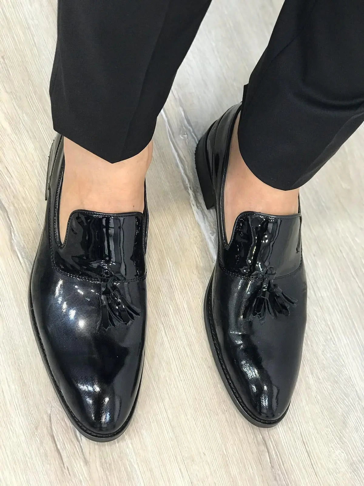 Ferrar Shine Black Loafer - Elegant Leather Footwear for Every Occasion - BRABION