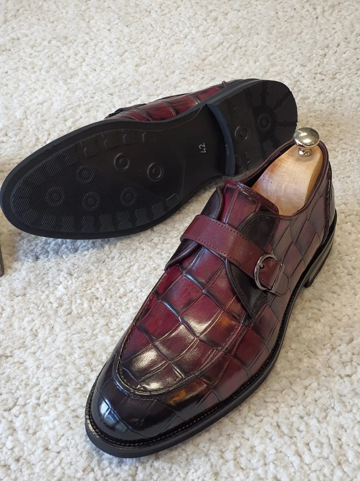 Antonio Burgundy Buckle Loafers - Elegant Leather Shoes for Every Occasion - BRABION