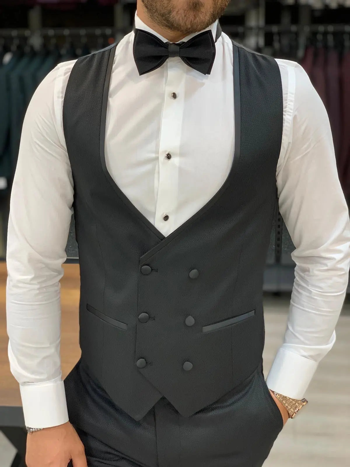 Edmond Black Slim Fit Peak Lapel Tuxedo: Luxury Redefined - BRABION
