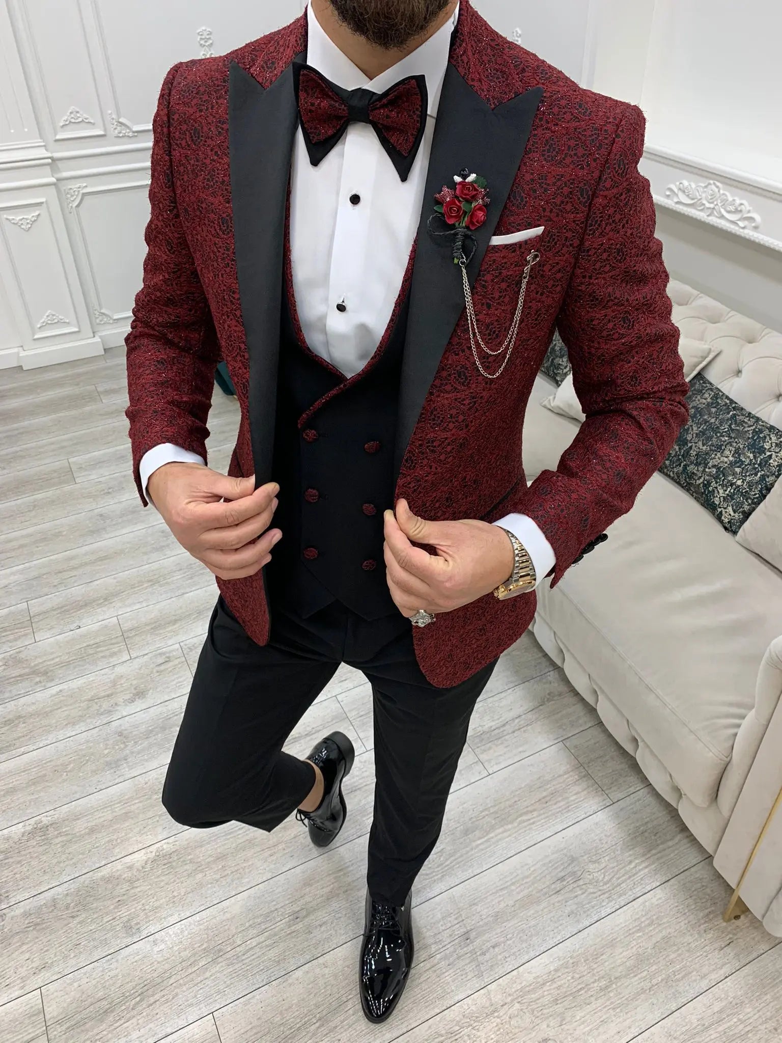 Caesar Red Slim Fit Peak Lapel Floral Patterned Tuxedo - BRABION