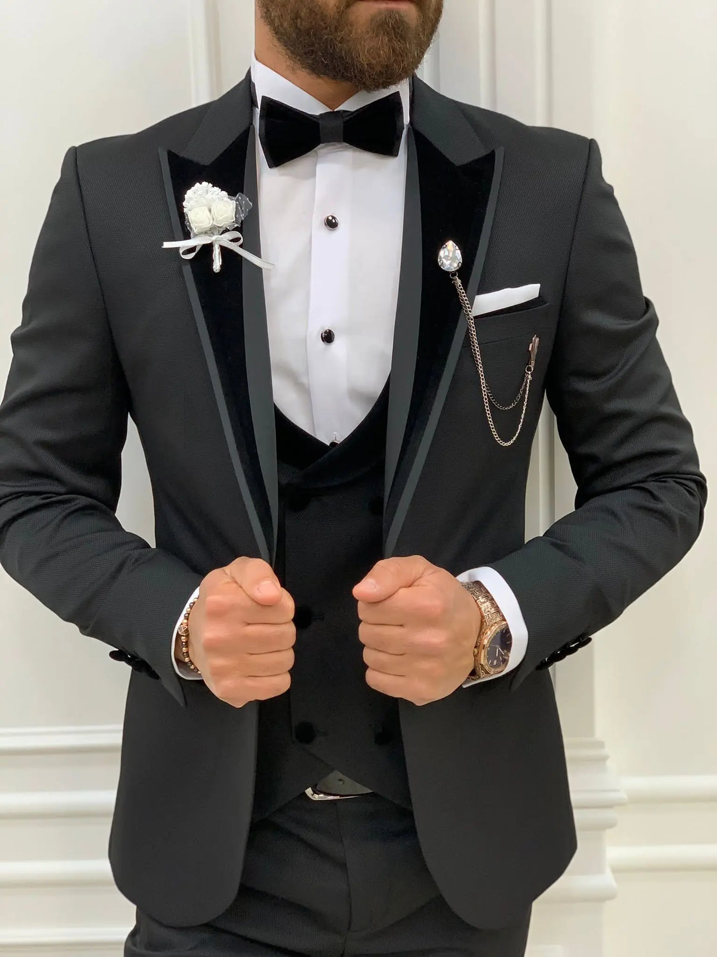Wilson Black Velvet Shawl Lapel Tuxedo: The Ultimate Formalwear Statement - BRABION