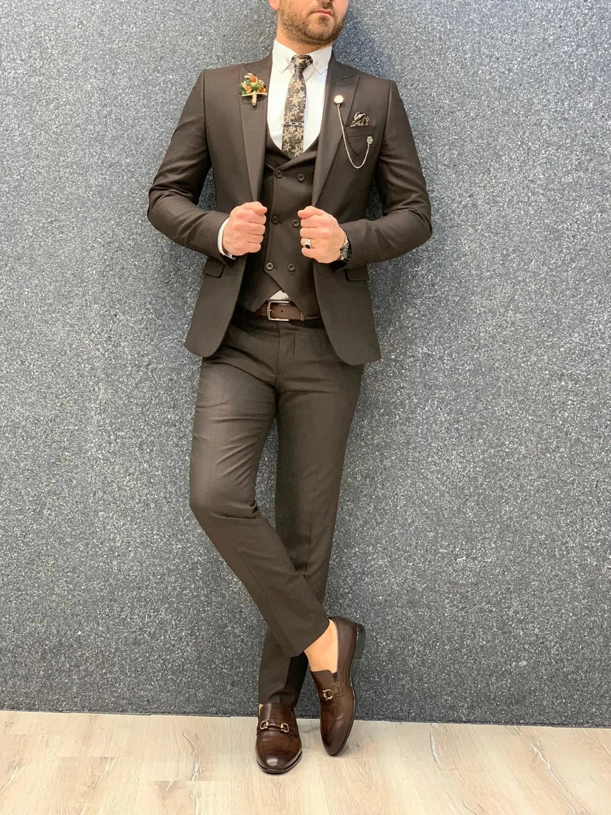 Lancaster Coffee Slim Fit Suit: Elegance Redefined brabion