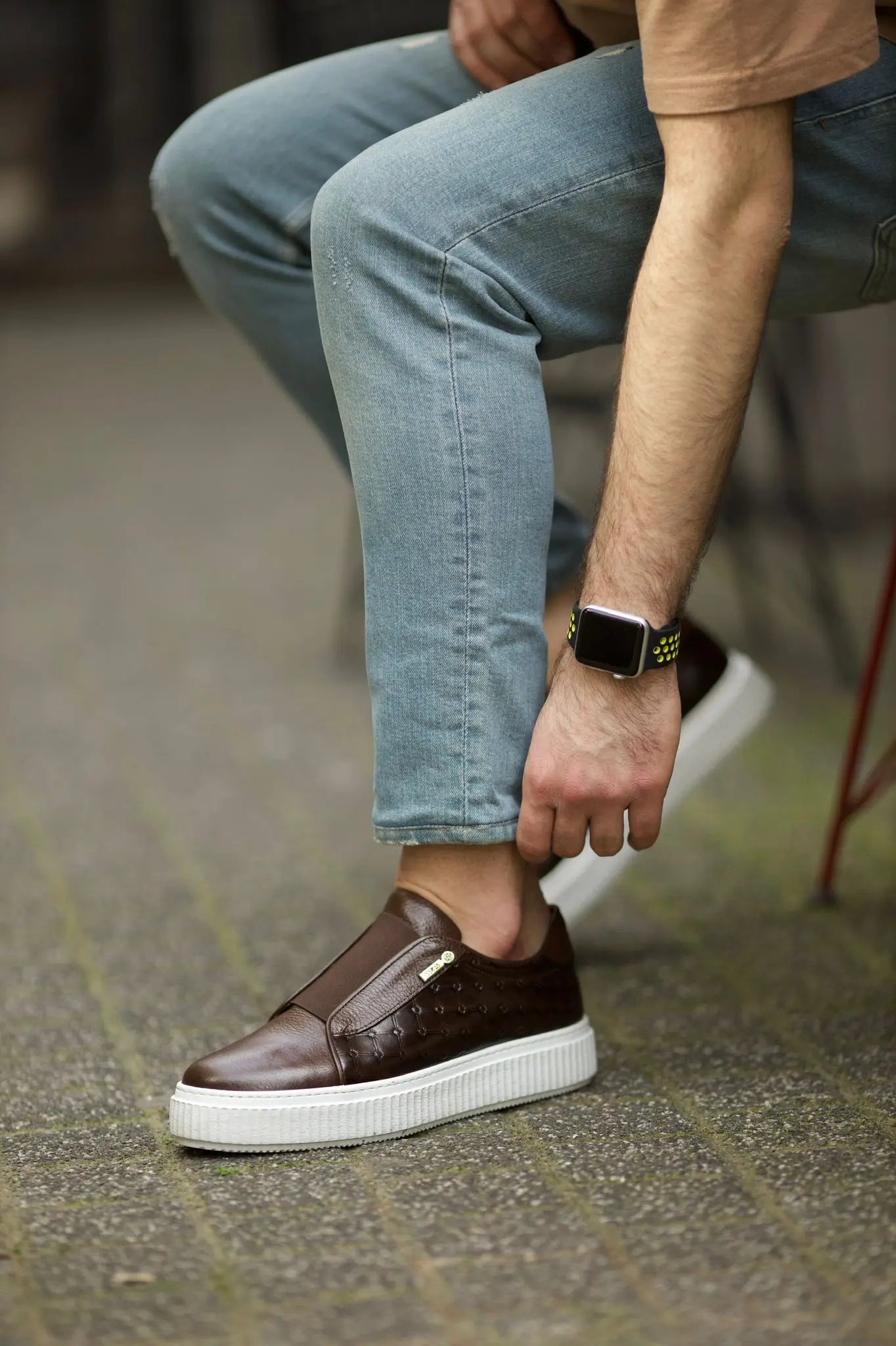 Vince Eva Sole Navy Brown Sneakers - Sophisticated Comfort for Every Occasion - BRABION
