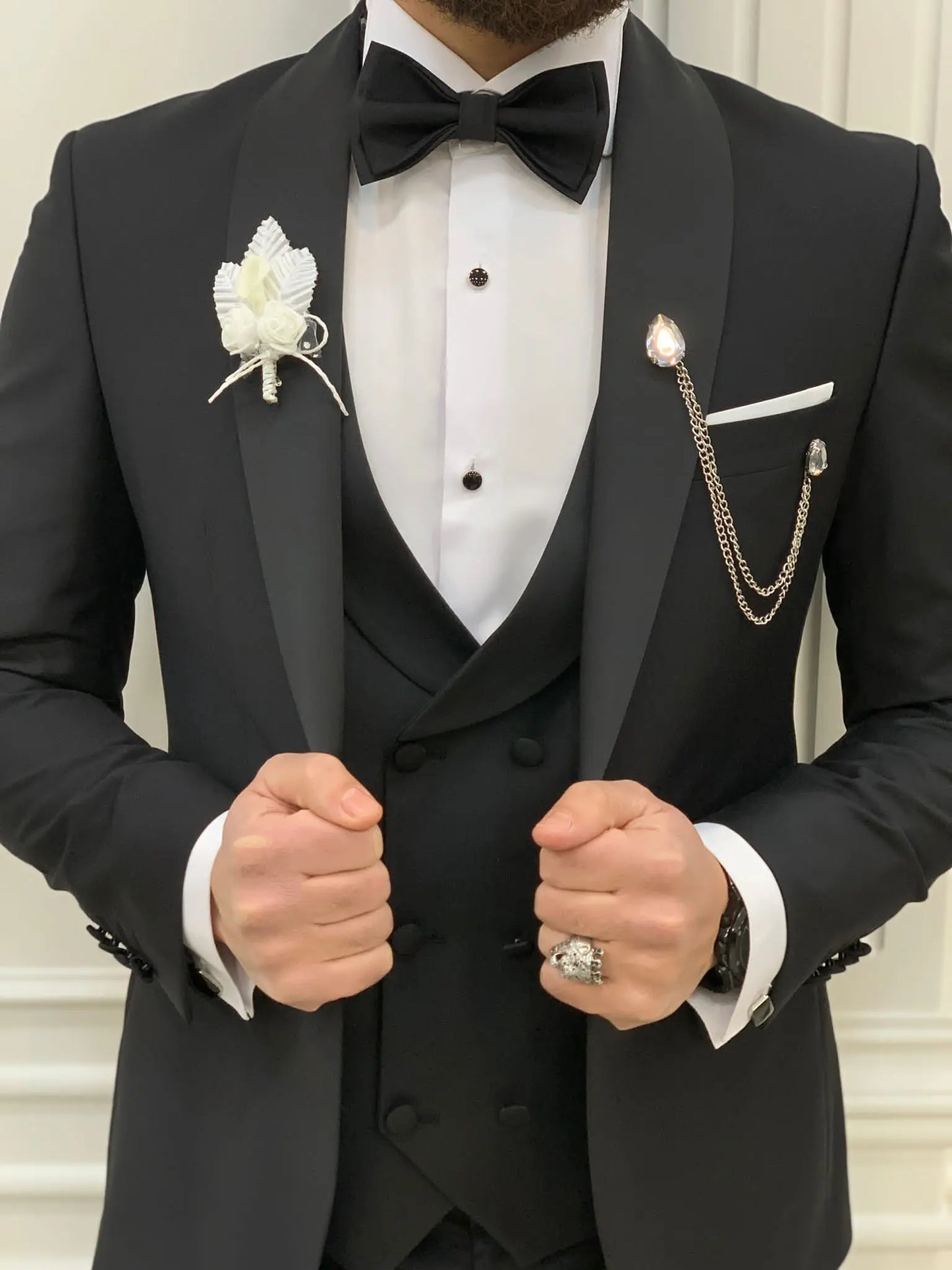 Avion Black Slim Fit Shawl Lapel Tuxedo: The Pinnacle of Formal Elegance - BRABION