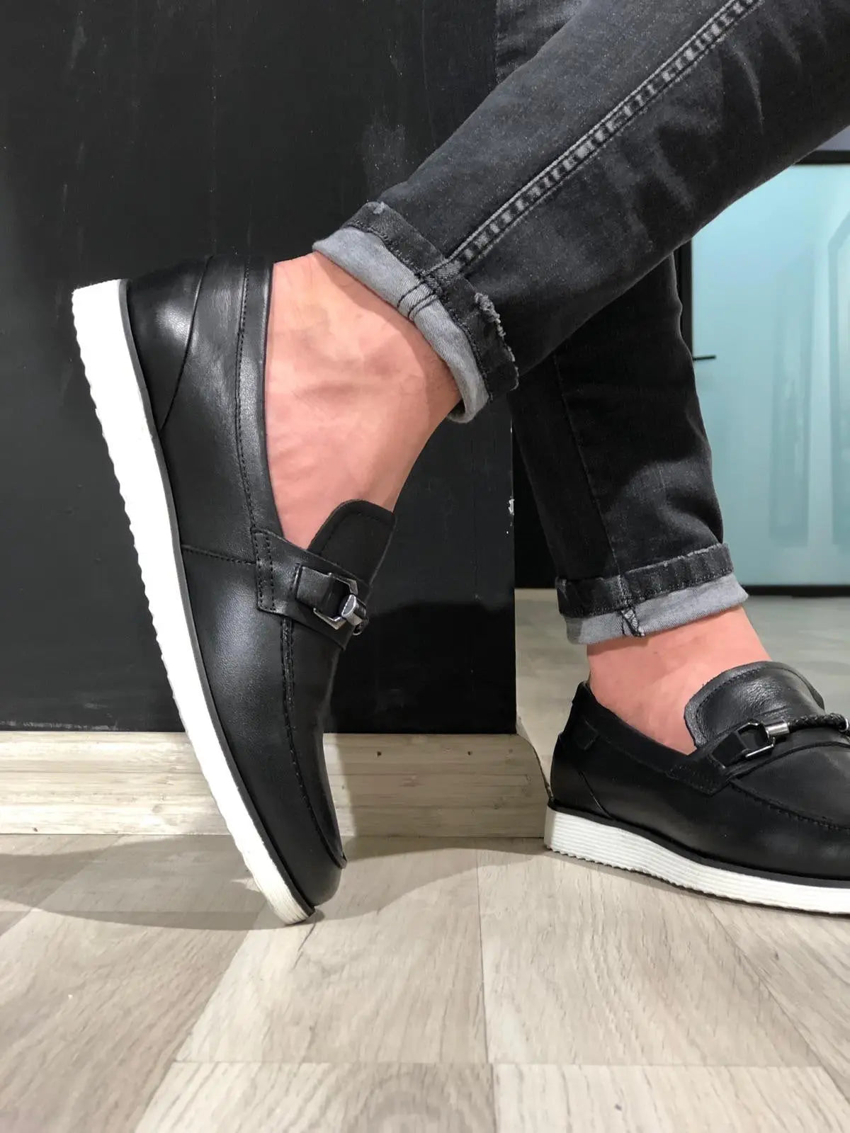 Heritage Buckle Detail Black Loafer - BRABION