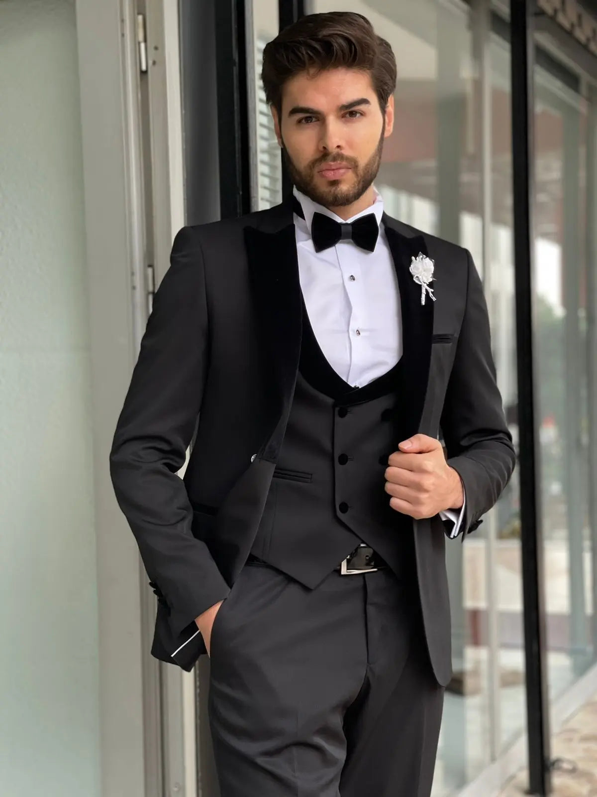 Capel Black Slim Fit Peak Lapel Wool Tuxedo - Elevate Your Formal Wardrobe - BRABION