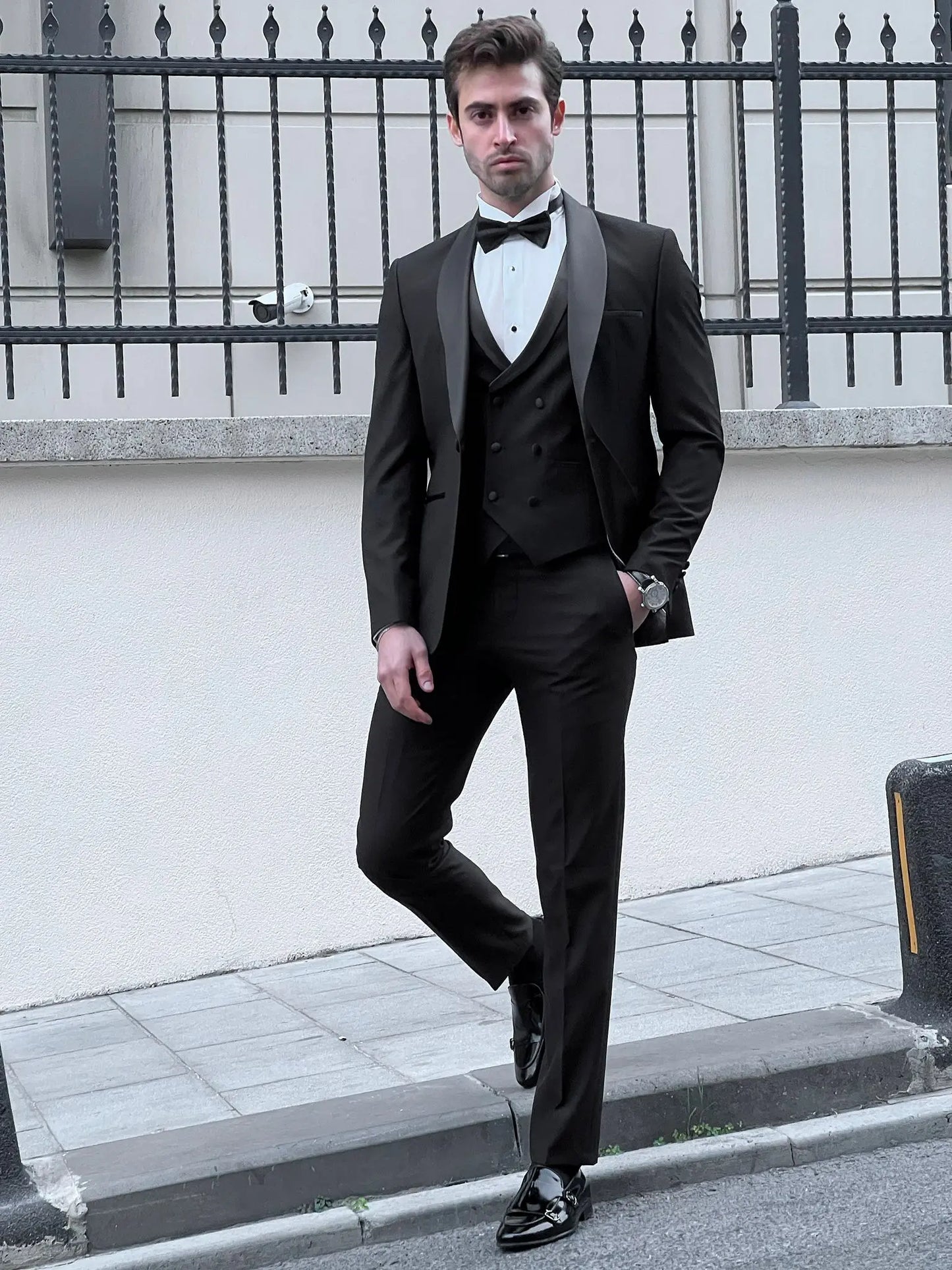 Enzo Black Shawl Lapel Slim Fit Tuxedo for Men - BRABION