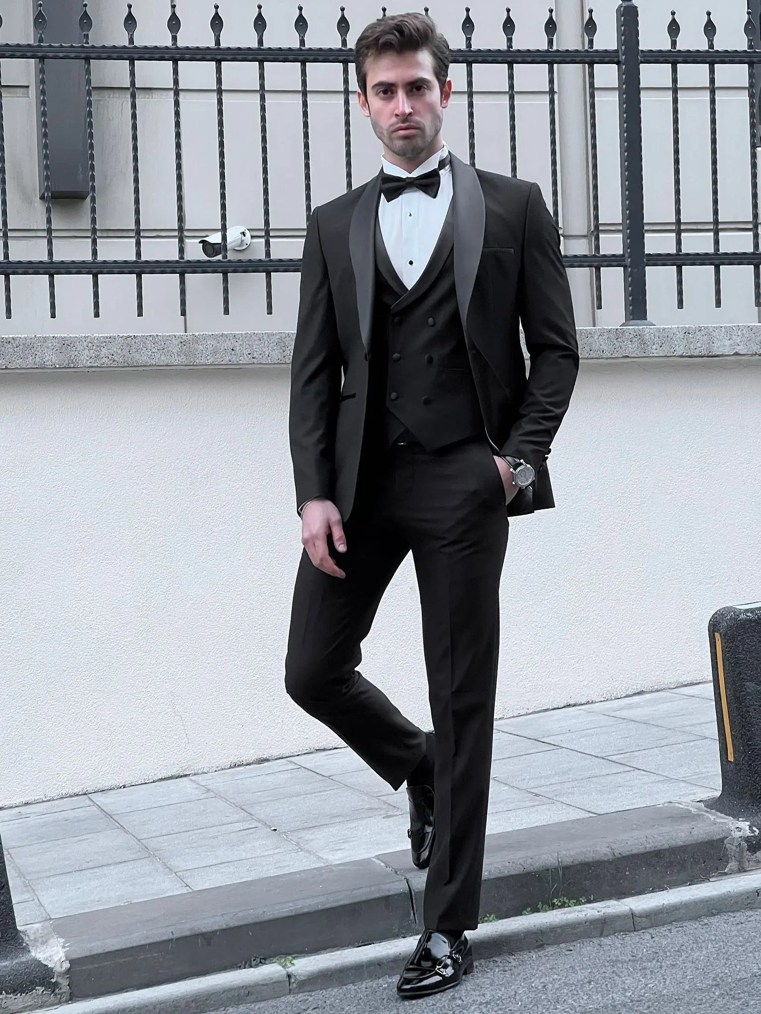 Enzo Black Shawl Lapel Slim Fit Tuxedo for Men - BRABION