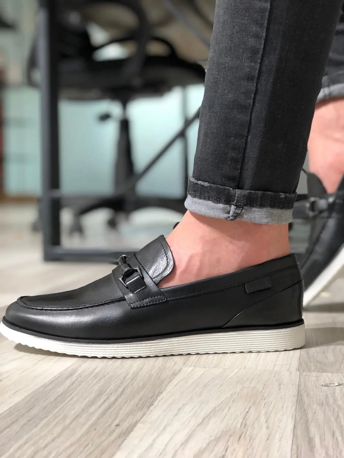 Heritage Buckle Detail Black Loafer - BRABION
