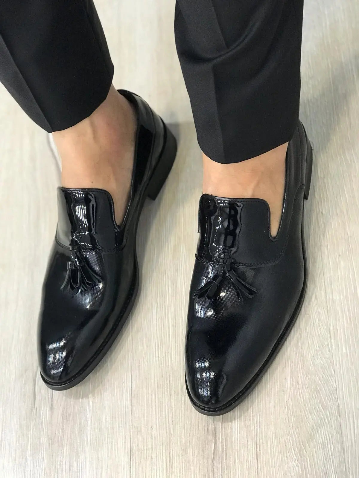 Ferrar Shine Black Loafer - Elegant Leather Footwear for Every Occasion - BRABION